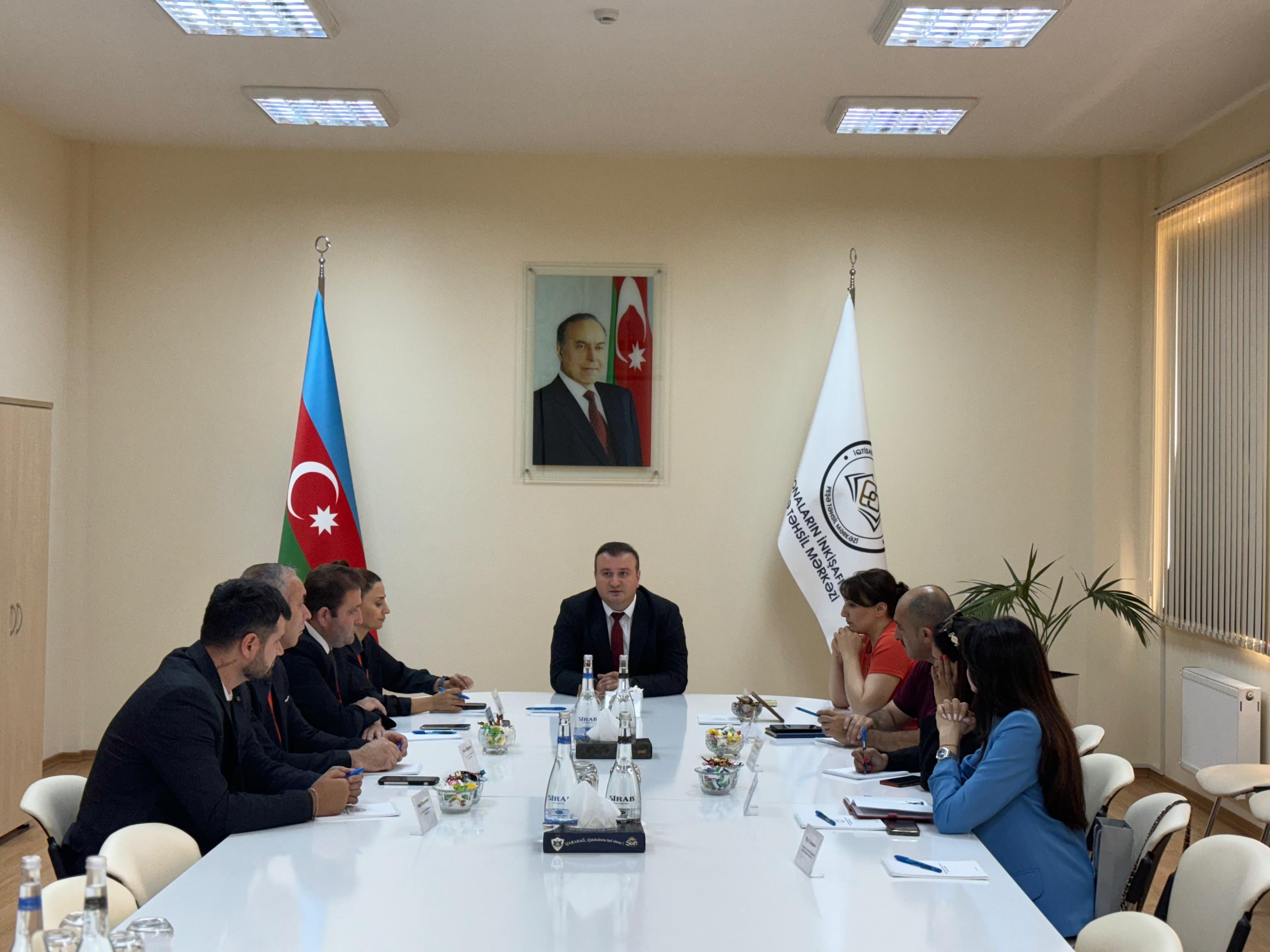 Peşə Təhsil Mərkəzi yanında yeni yaradılmış İctimai Şuranın üzvləri ilə görüş keçirilib.