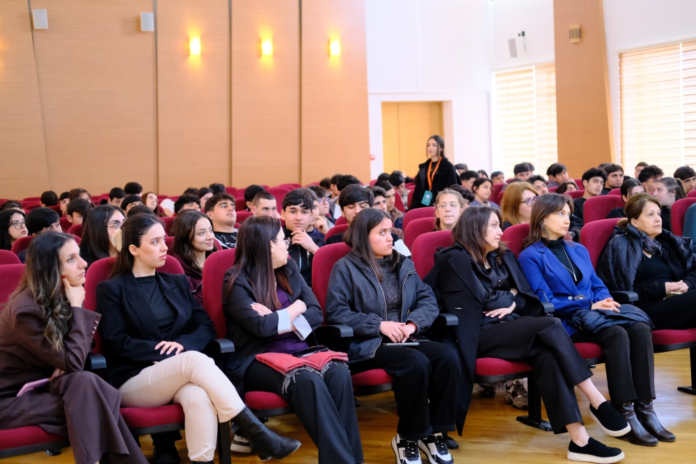 Peşə Təhsil Mərkəzində “Süni intellektin rolu” mövzusunda təlim keçirilib.